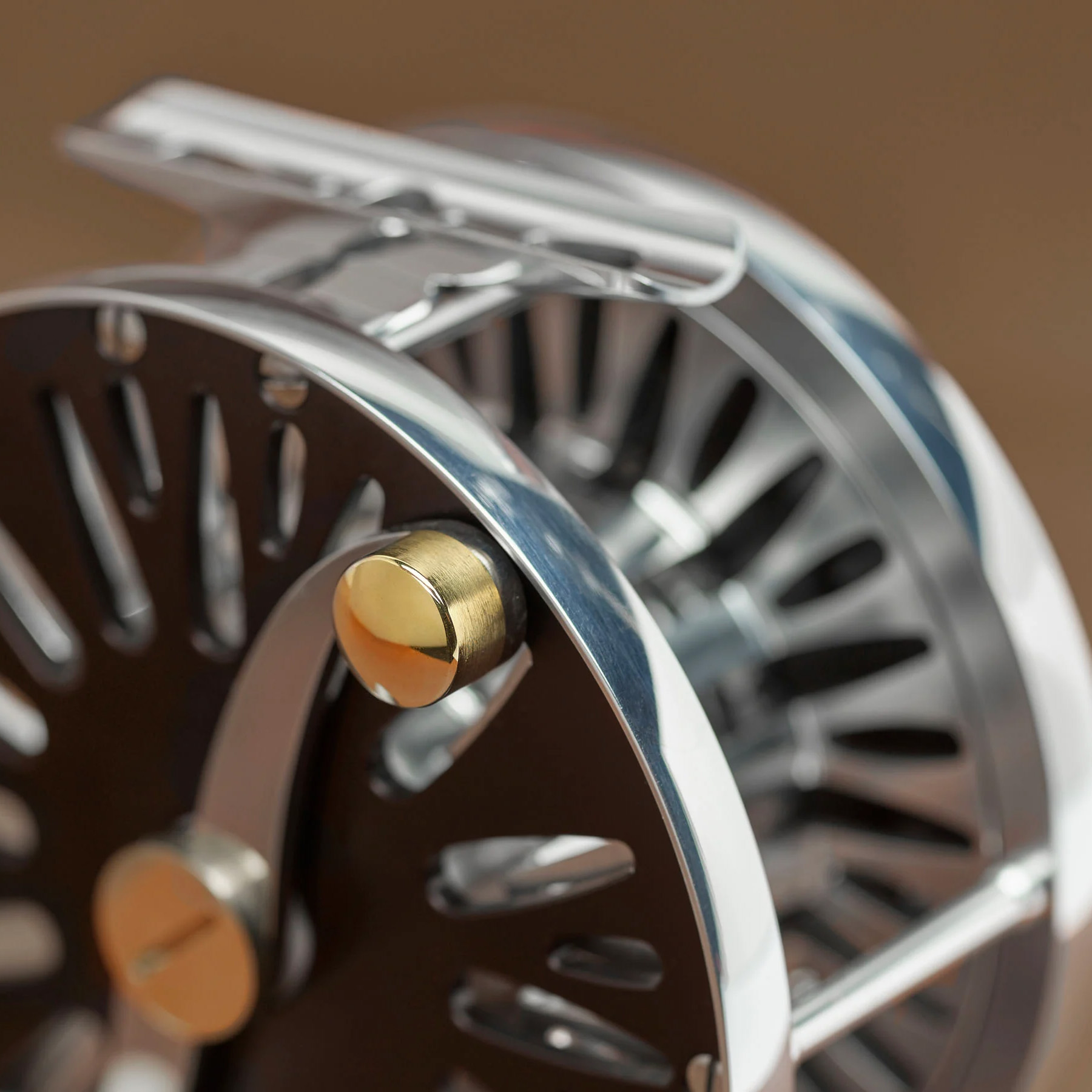 Frodin Salar Daisy Fly Reel Black Product Image Handle Detail